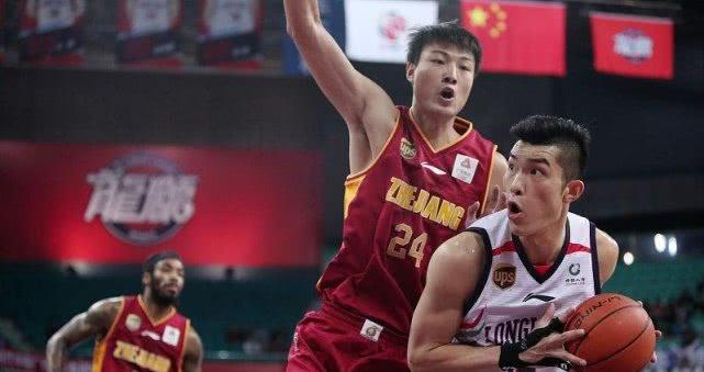 广州男篮首位教练，历史与传奇的交融时刻